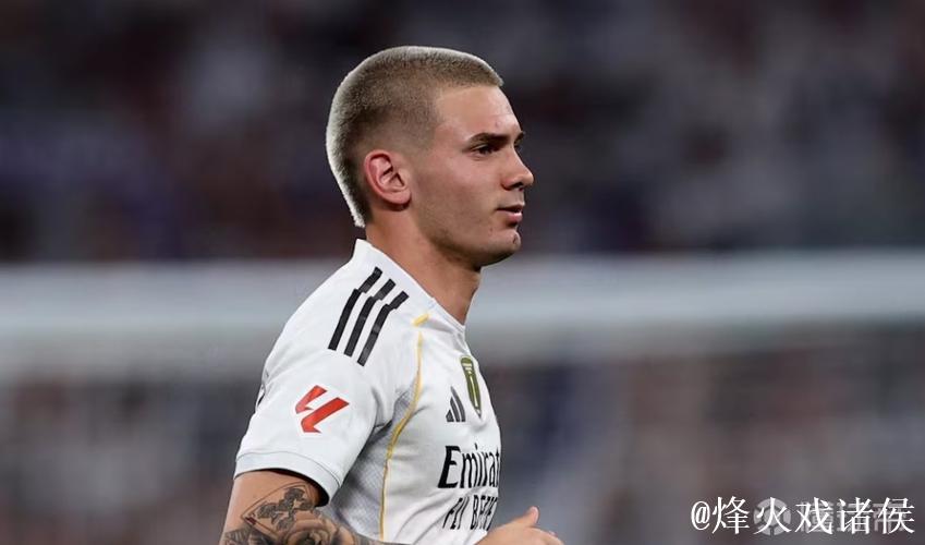 由于马斯坦托诺在B队注册，皇马国王杯首发阵容最多再派3名青训球员