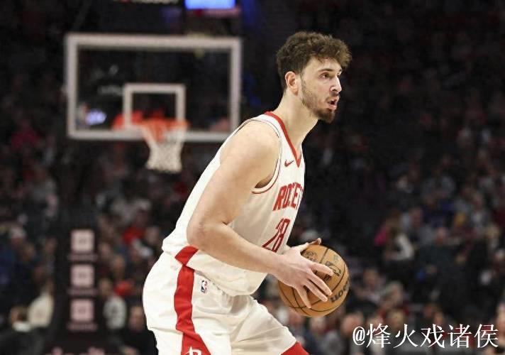 裁判无视哈达威背后推搡，申京补篮遭遇打扰