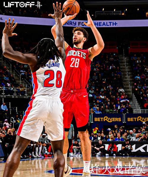 裁判无视哈达威背后推搡，申京补篮遭遇打扰