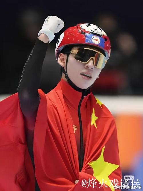 独臂勇者征服冰雪赛道 残运会摘银 独臂勇者征服冰雪赛道 残运会摘银